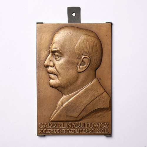 Plakietka upamiętniająca Gabriela Narutowicza.